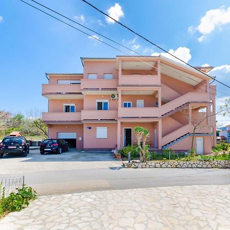 Apartments And Room Ljubica Лопар Экстерьер фото