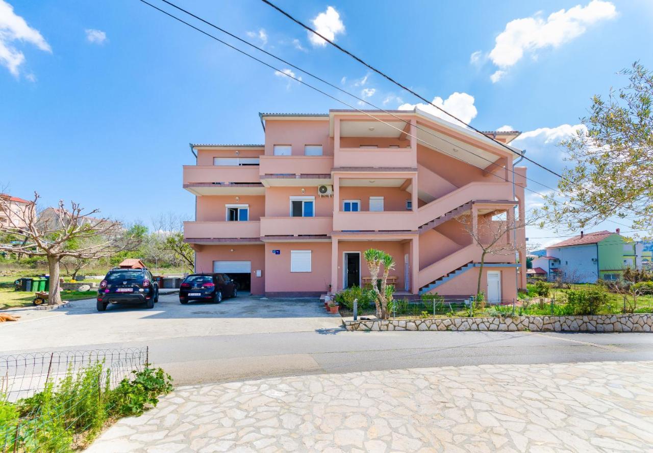 Apartments And Room Ljubica Лопар Экстерьер фото