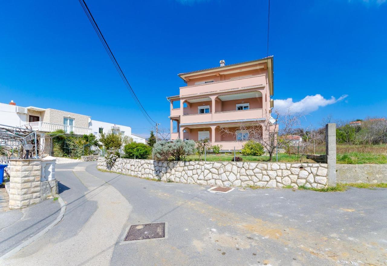 Apartments And Room Ljubica Лопар Экстерьер фото