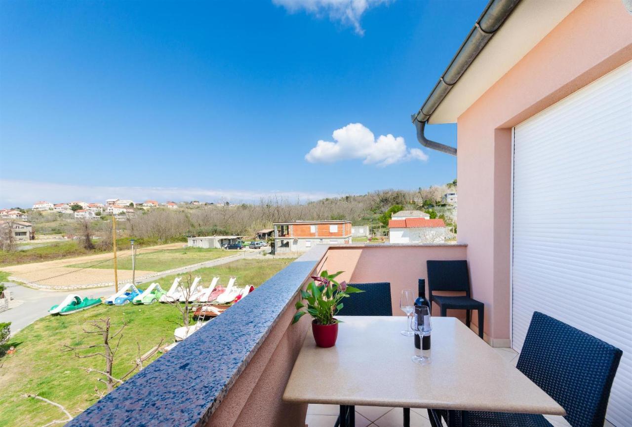 Apartments And Room Ljubica Лопар Экстерьер фото