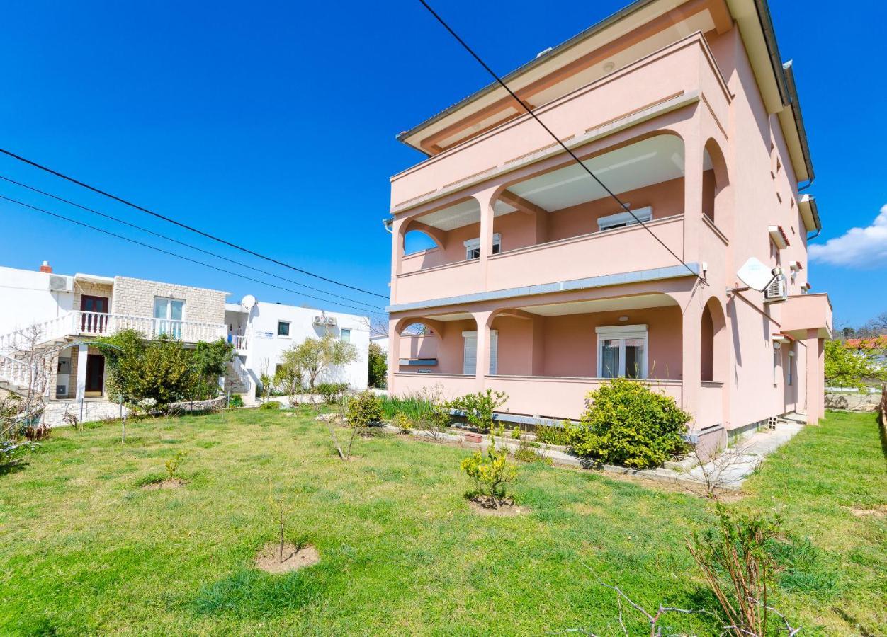 Apartments And Room Ljubica Лопар Экстерьер фото