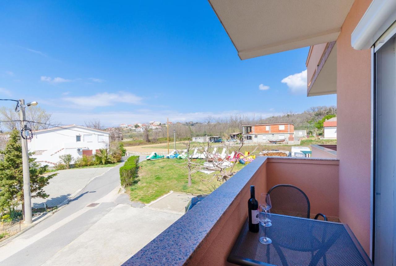 Apartments And Room Ljubica Лопар Экстерьер фото