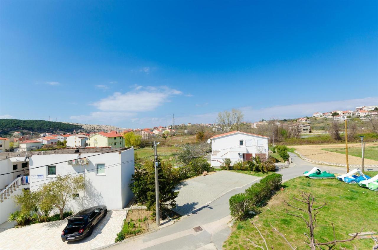 Apartments And Room Ljubica Лопар Экстерьер фото