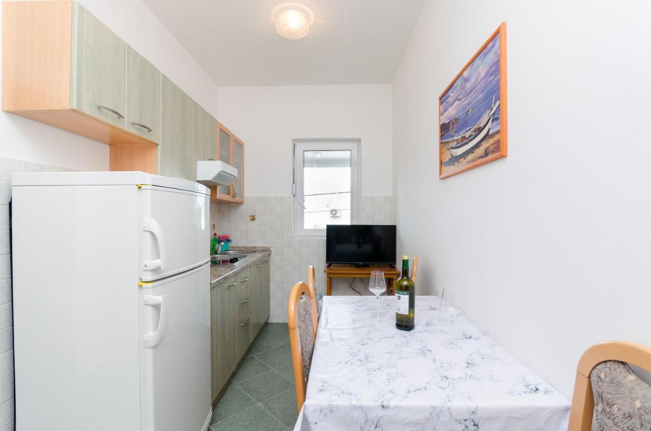Apartments And Room Ljubica Лопар Экстерьер фото