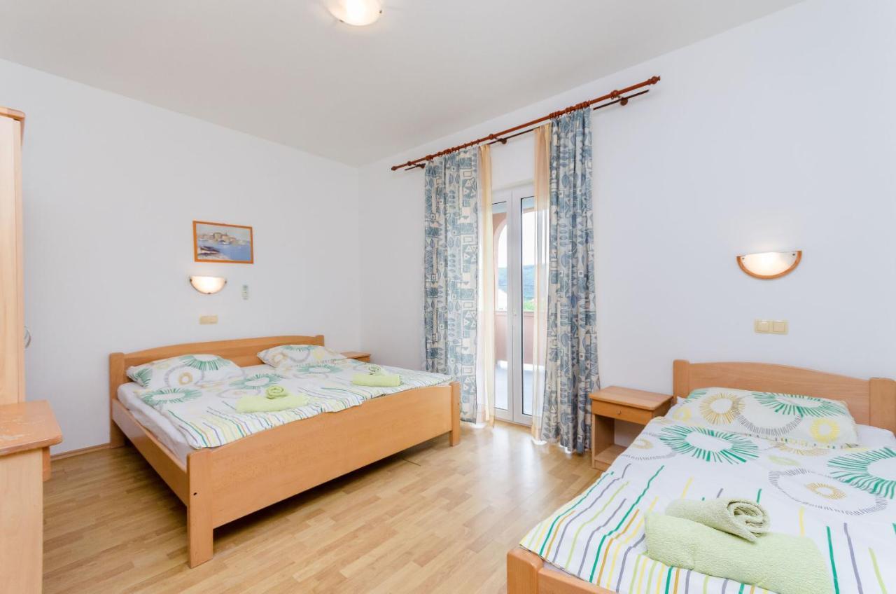 Apartments And Room Ljubica Лопар Экстерьер фото